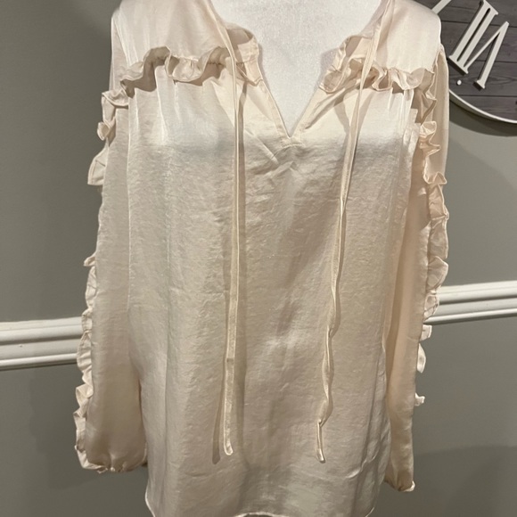 LOFT Satin cream long sleeve with ruffles - Size Medium slightly used worn 1x - Picture 6 of 12